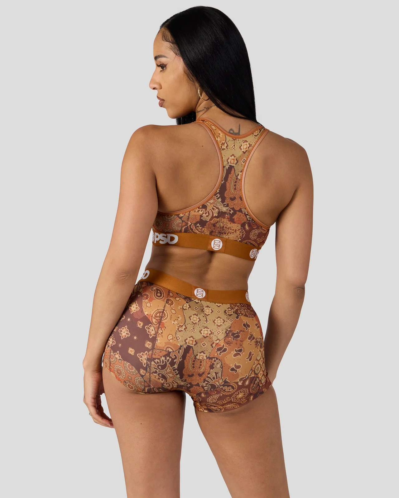 Coco Paisley - Image 4
